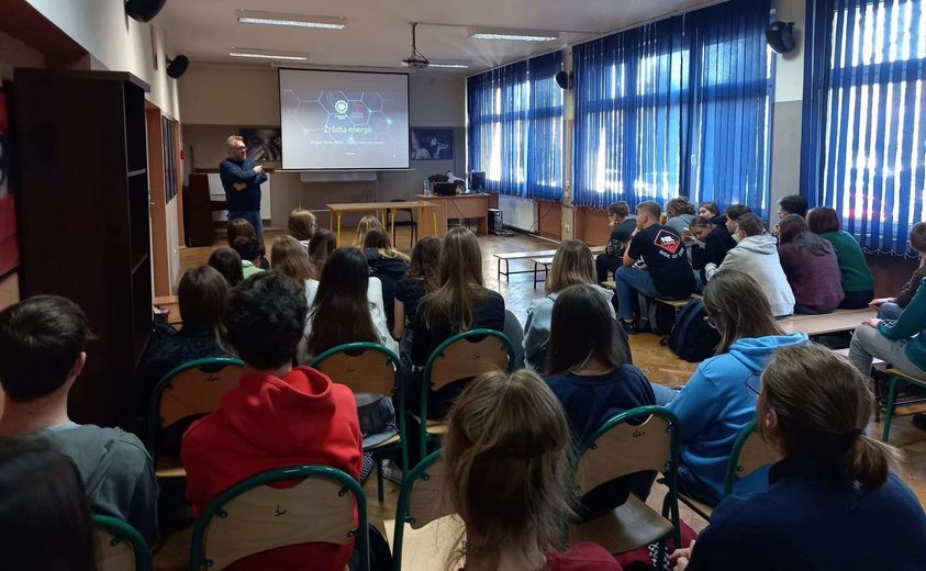 V Liceum Ogólnokształcące Z Oddziałami Dwujęzycznymi Im Kanclerza Jana Zamoyskiego W Dąbrowie 8903